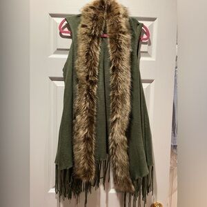 EXCELLENT new condition no tags faux fur trim best with fringed bottom O/S